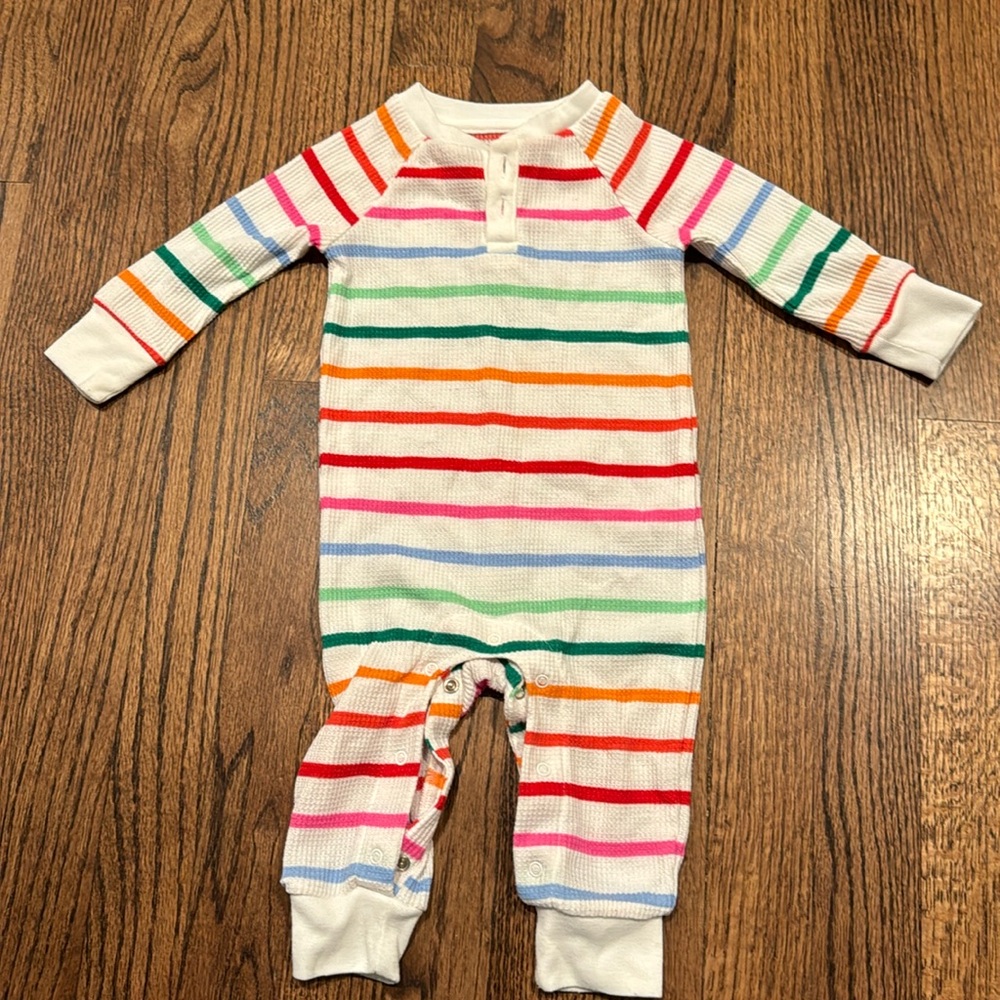 3/$10 Wondershop Rainbow Onesie 6-9 months